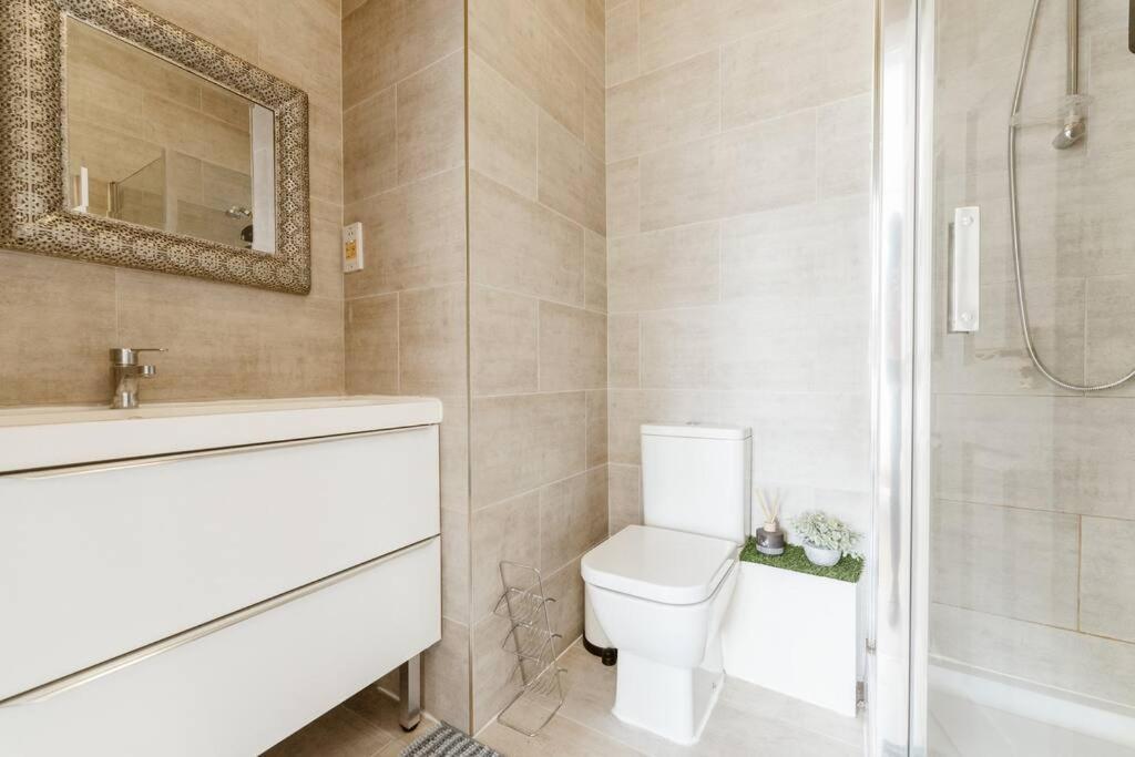 Spacious Ensuite Room Near Top Tourist Attractions London Luaran gambar
