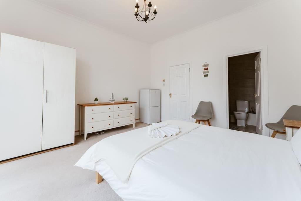 Spacious Ensuite Room Near Top Tourist Attractions London Luaran gambar